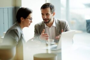 چگونه در محیط کار انتقاد پذیر باشیم