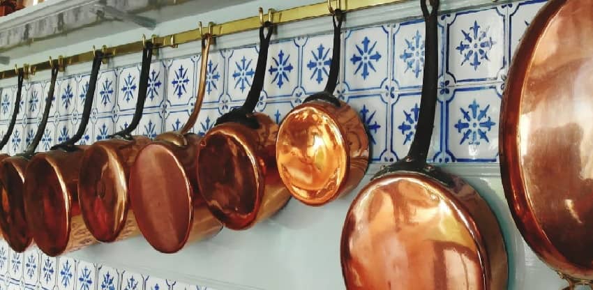 از بین بردن بوی بد ظروف مسی