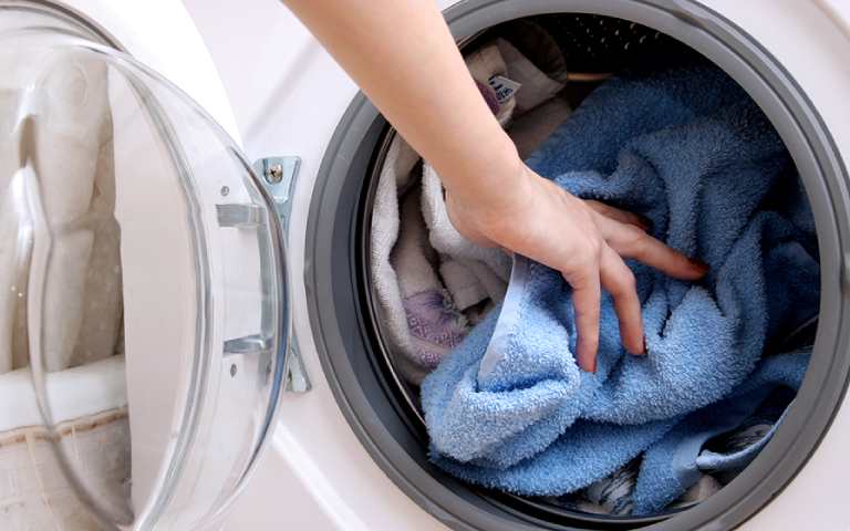 پر کردن ماشین لباسشویی