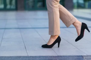 عوارض پوشیدن کف پاشنه بلند در بارداری