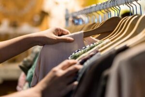 بهترین رنگ لباس برای پوست سفید