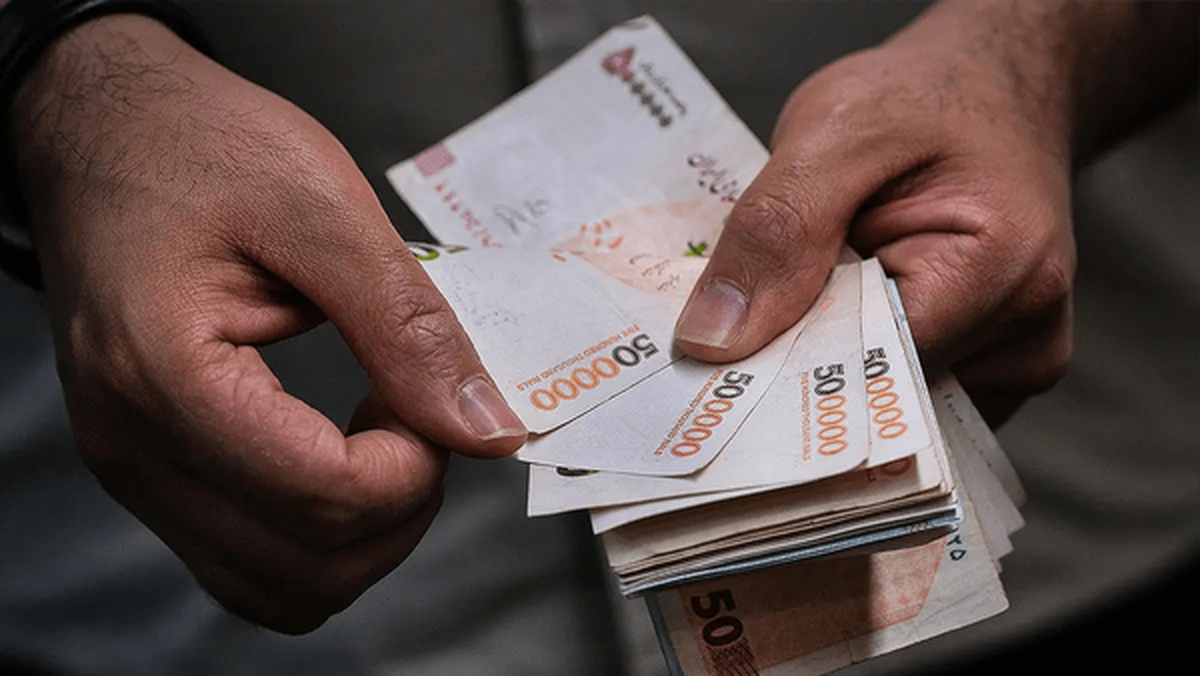 عیدی کارمندان و بازنشستگان ۱۴۰۵