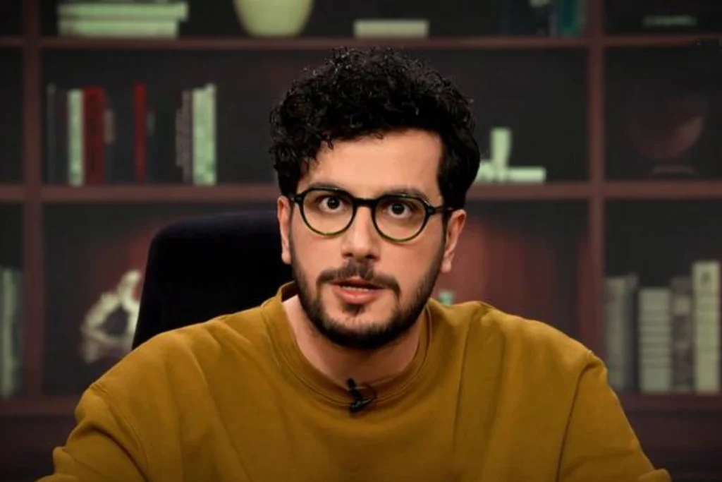 استوری بامزه امیرحسین قیاسی در روز دختر