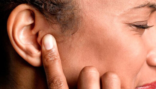 چگونه از رفتن آب به گوش هنگام شنا جلوگیری کنیم؟