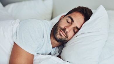 تاثیر باورنکردنی حالت خوابیدن روی سلامتی قلب و معده