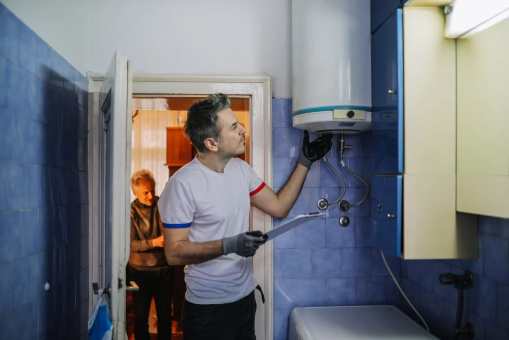 علت بوی گاز از آبگرمکن