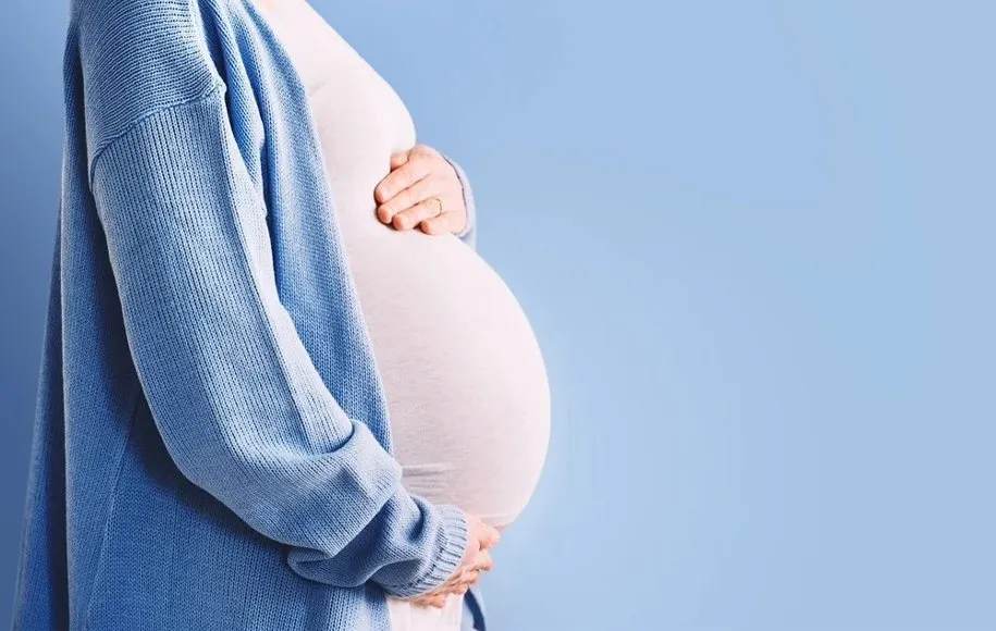 مضرات آرایش کردن در بارداری