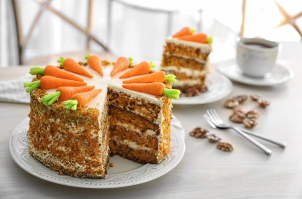 دستور پخت کیک هویج و گردو و دارچین بدون فر