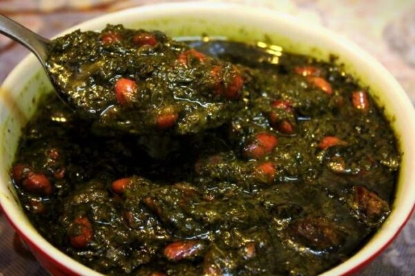 سرخ کردن سبزی قورمه سبزی