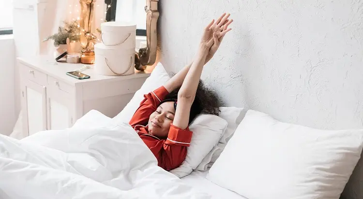 6 کار ضروری که بعد بیدار شدن از خواب باید انجام دهید