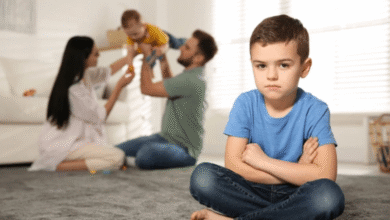 رفتار مناسب مقابل حسادت بین فرزند اول و دوم