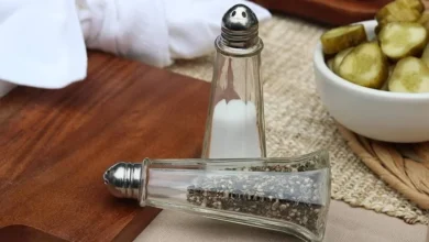 3 راهکار طلایی برای جلوگیری از کلوخه شدن نمک در نمکدان