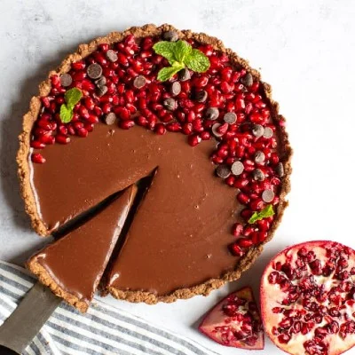 دسر شب یلدا با بسکویت و شکلات