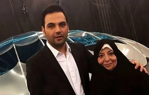 عکس احسان علیخانی به همراه مادرش
